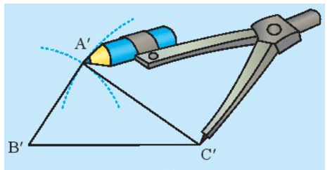 Cho tam giác ABC như trong Hình 6a. Lấy một tờ giấy, trên đó vẽ tam giác A’B’C’ 