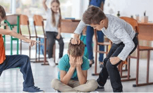 Trắc nghiệm Đạo đức lớp 5 Chân trời sáng tạo Bài 6 (có đáp án): Em bảo vệ cái đúng, cái tốt (ảnh 7)
