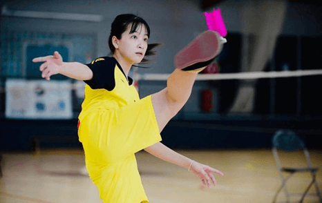 Trình bày những tình huống vận dụng các kĩ thuật đá cầu để rèn luyện sức khỏe hằng ngày