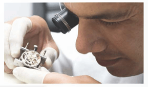 Tại sao người thợ sửa đồng hồ lại phải sử dụng kính lúp khi làm việc