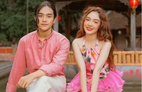 Chàng trai sơ mi hồng (lời bài hát, lyric chính xác nhất)