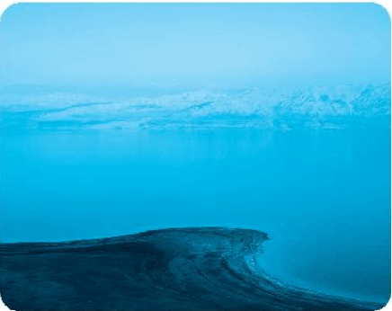 Biển Chết (Dead Sea) là tên gọi của một hồ nước mặn ở Israel
