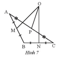 Điểm O trong Hình 7 có phải là giao điểm của ba đường trung trực của tam giác ABC hay không?