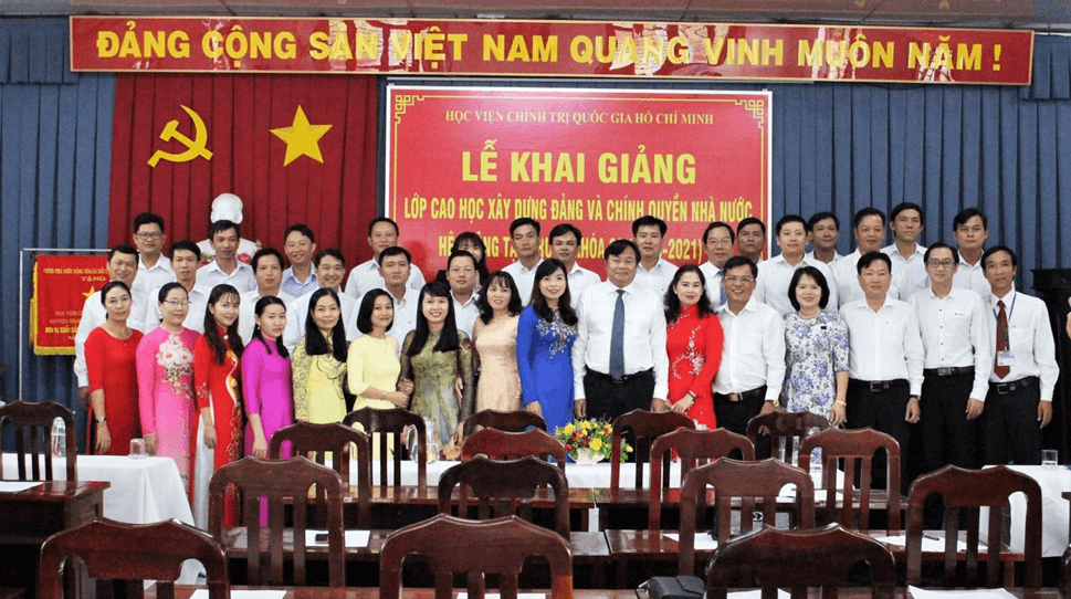 Ngành Xây dựng Đảng và chính quyền nhà nước: Chương trình đào tạo và cơ hội nghề nghiệp