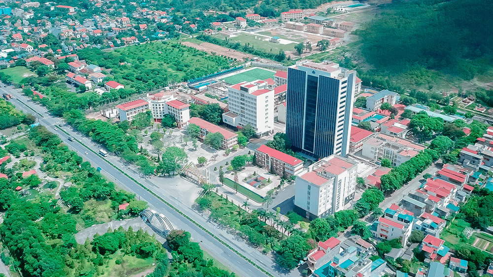 Đại học Hạ Long (năm 2024)