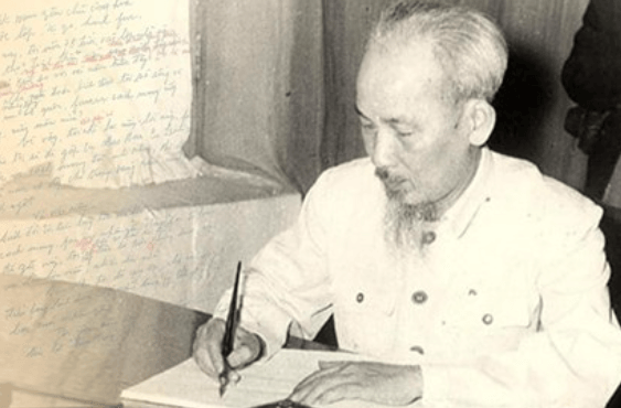 Dàn ý Cảm nhận bài thơ Lai Tân của Hồ Chí Minh