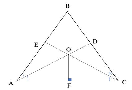 Cho tam giác ABC cân tại B, hai đường phân giác AD và CE cắt nhau tại O